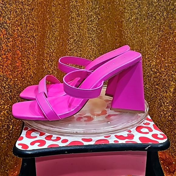 A BamBoo Like New Pink Heels size 10 - Picture 3 of 9
